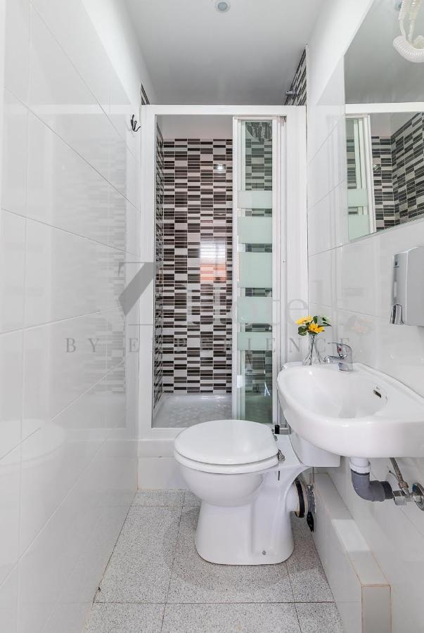 Ayz Sierra De Meira - Auto Check-In Property (Adults Only) مدريد المظهر الخارجي الصورة